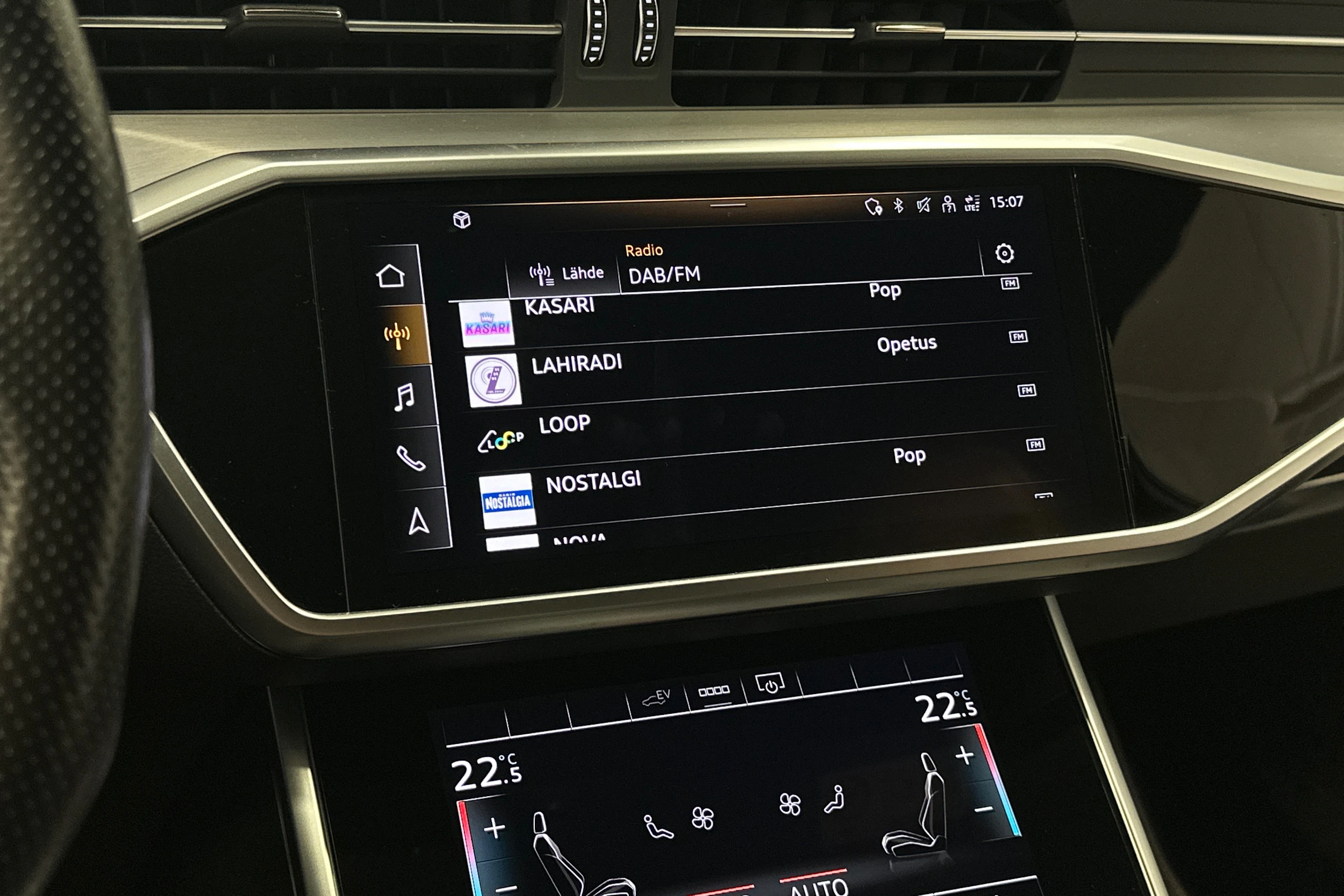 sininen Audi A6 2021 kuva 18.