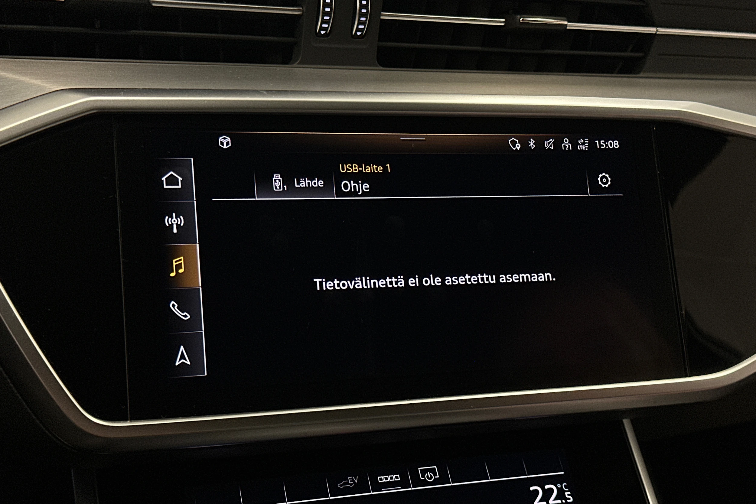 sininen Audi A6 2021 kuva 19.