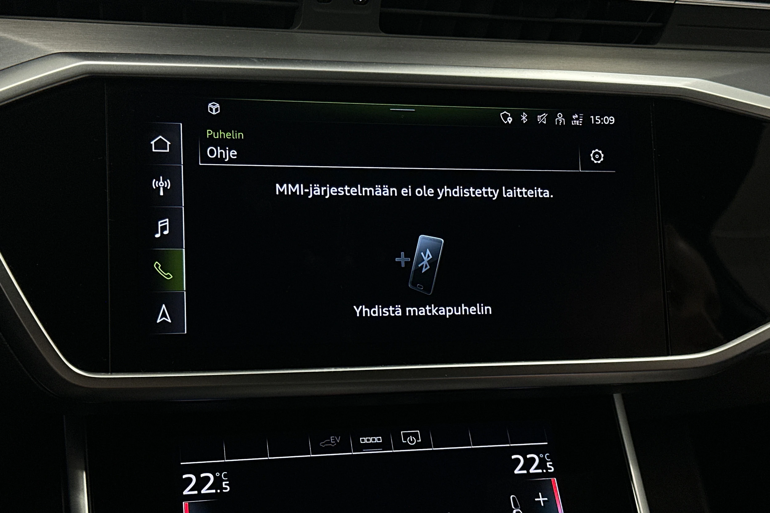 sininen Audi A6 2021 kuva 20.