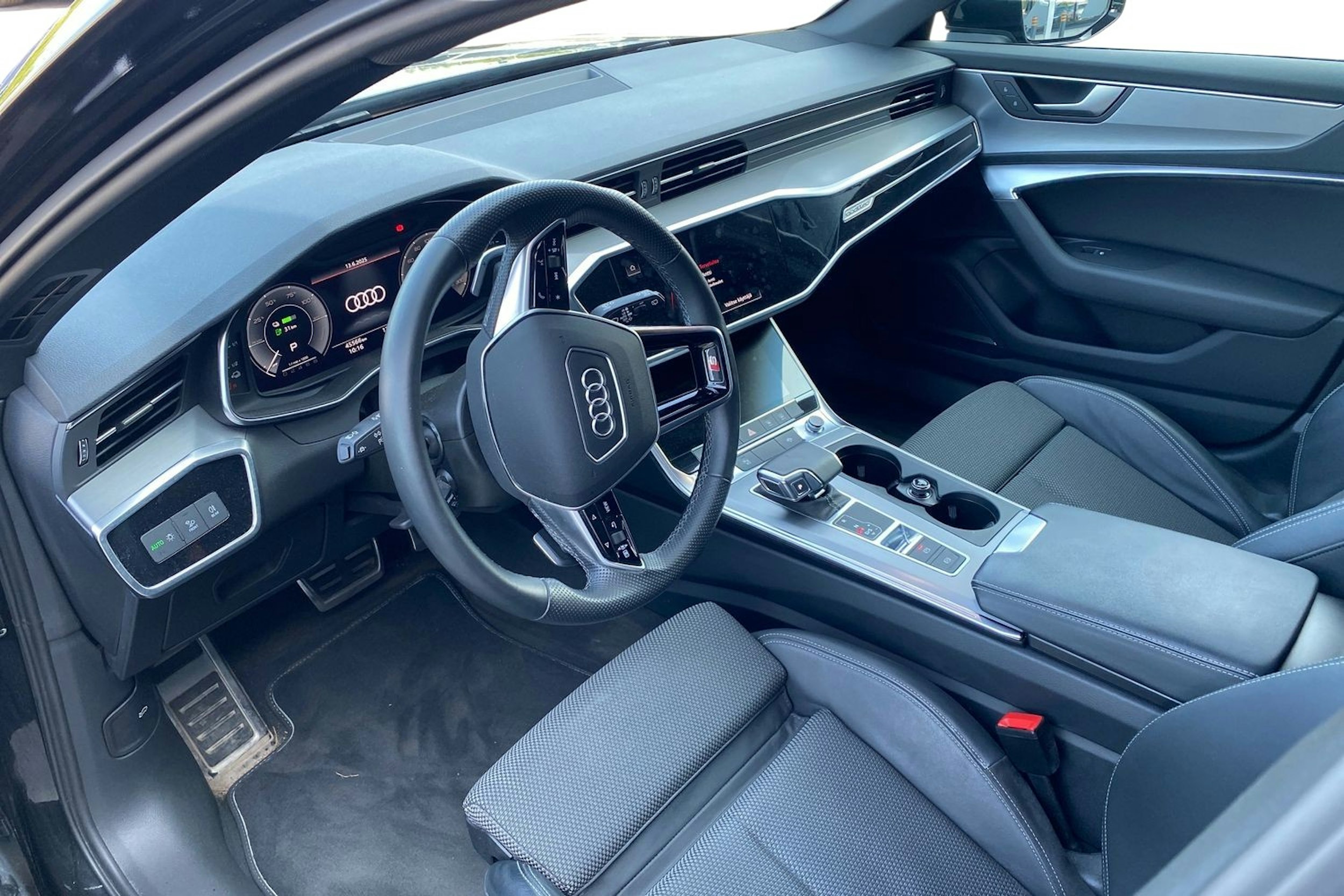 harmaa Audi A6 2021 kuva 3.