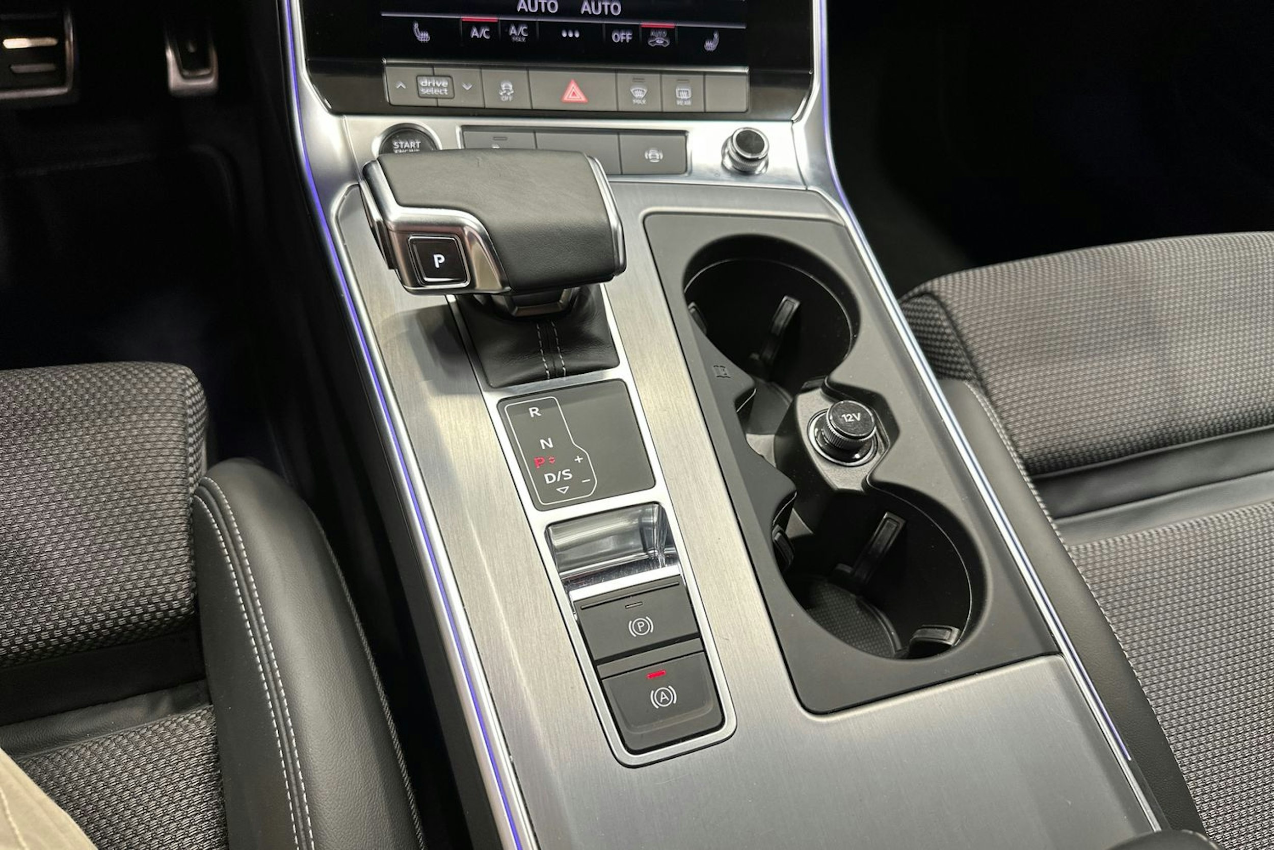 harmaa Audi A6 2021 kuva 26.