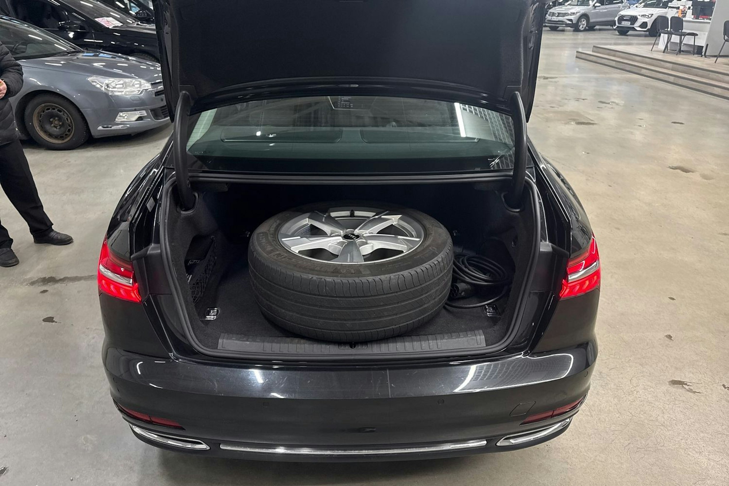 met. harmaa Audi A6 2021 kuva 28.