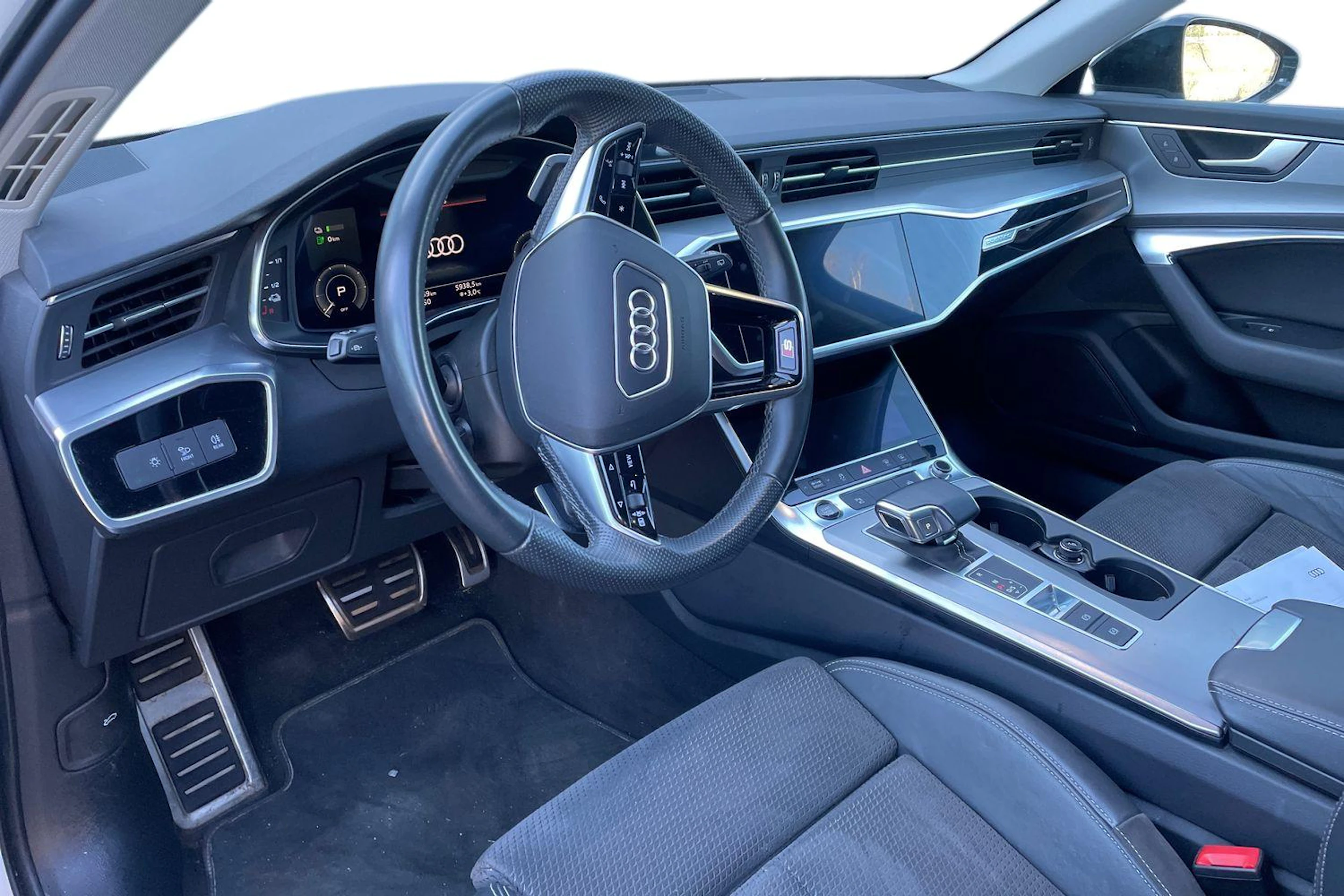 valkoinen Audi A6 2021 kuva 3.