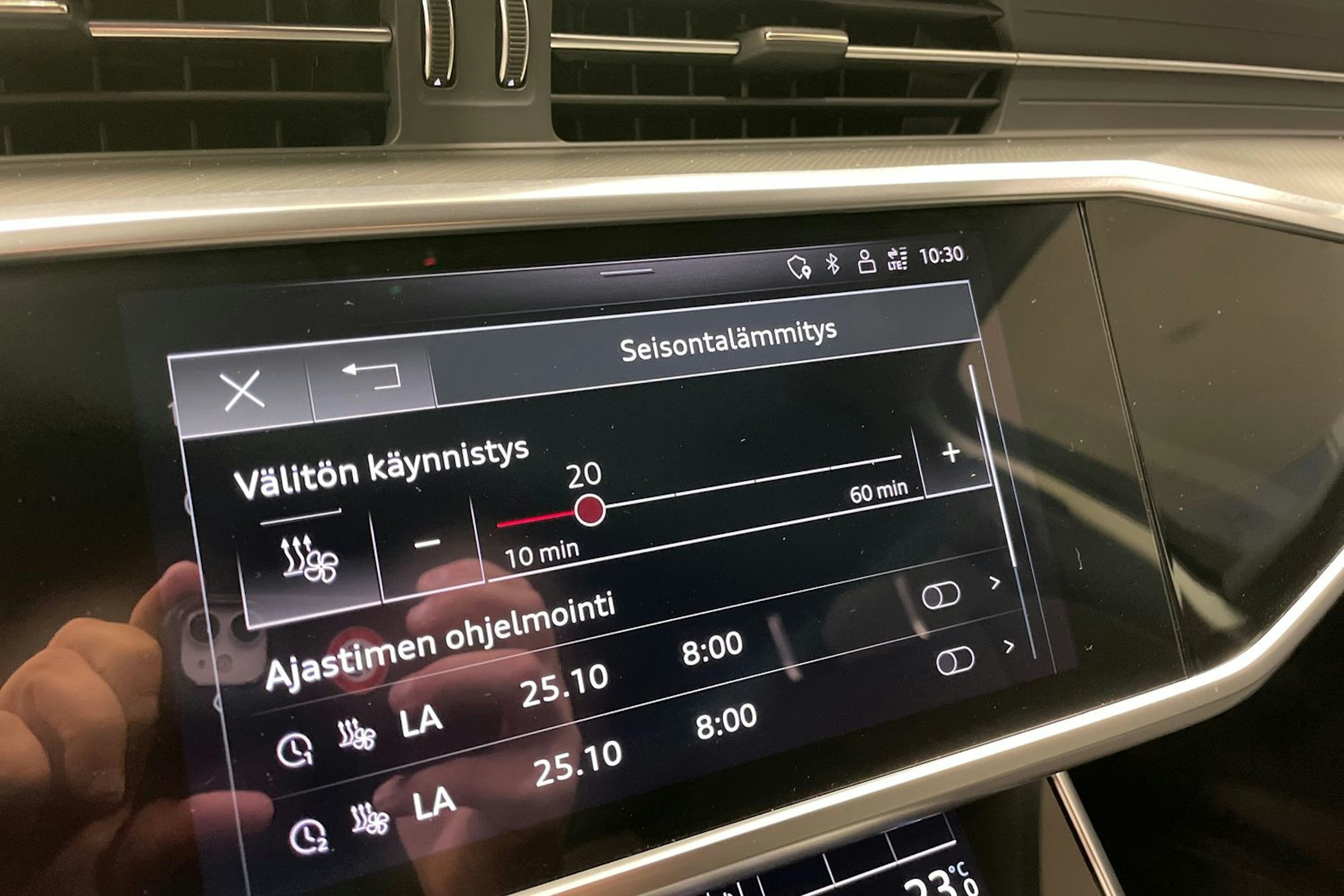 musta Audi A6 2021 kuva 16.