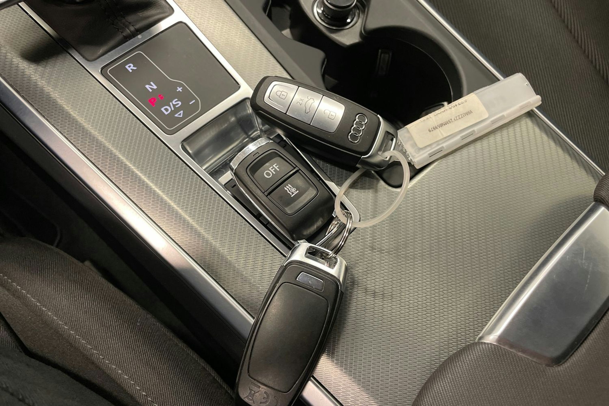 musta Audi A6 2021 kuva 17.