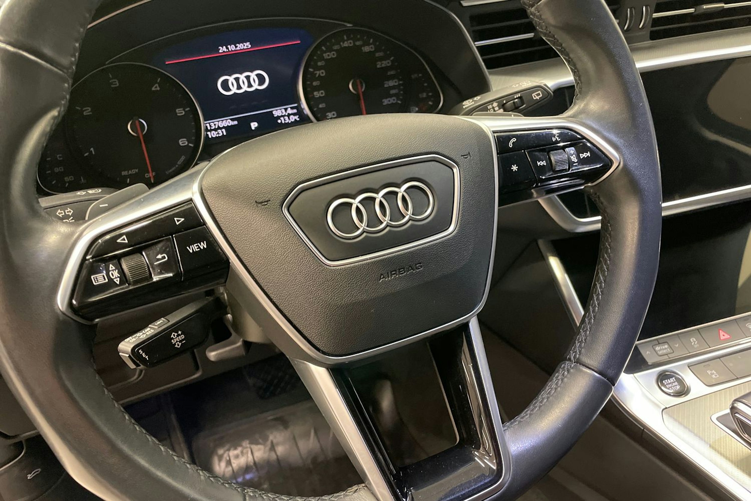 musta Audi A6 2021 kuva 18.