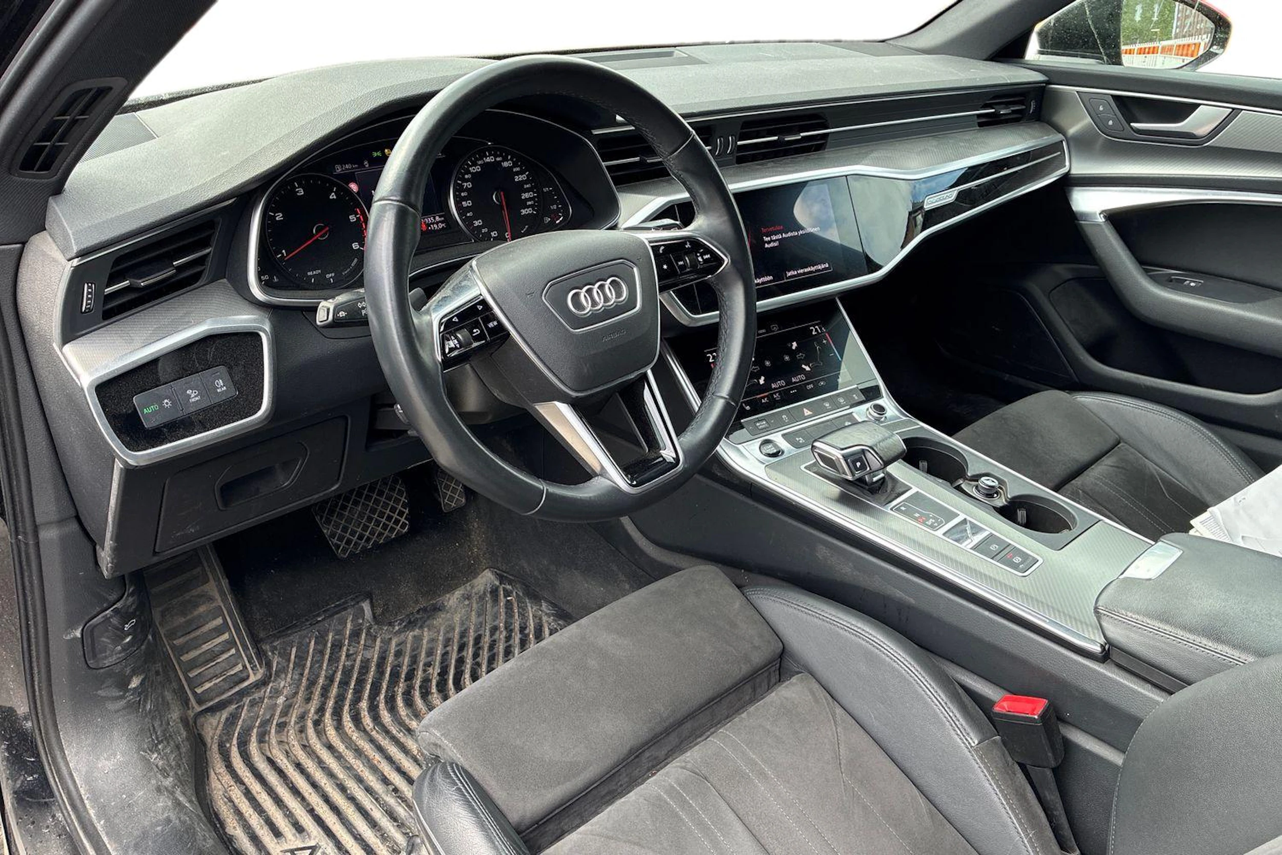 musta Audi A6 2021 kuva 3.