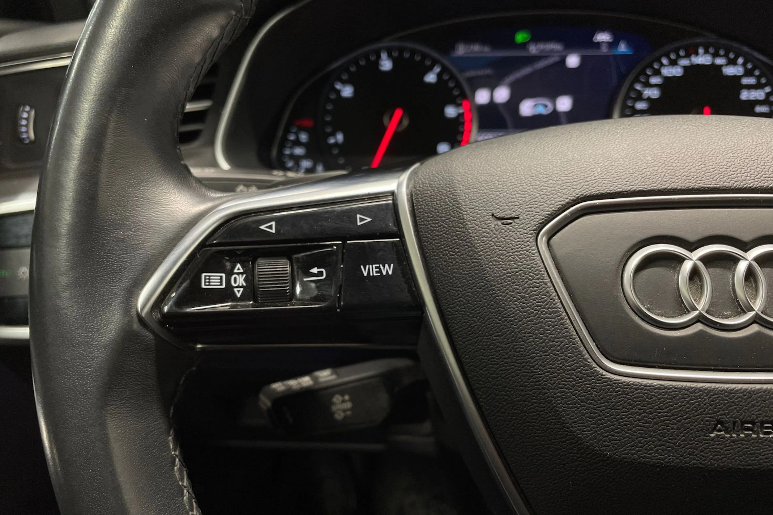 musta Audi A6 2021 kuva 26.