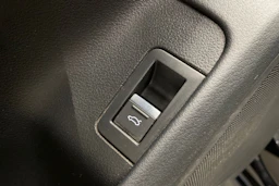 musta Audi A6 2021 kuva 28.