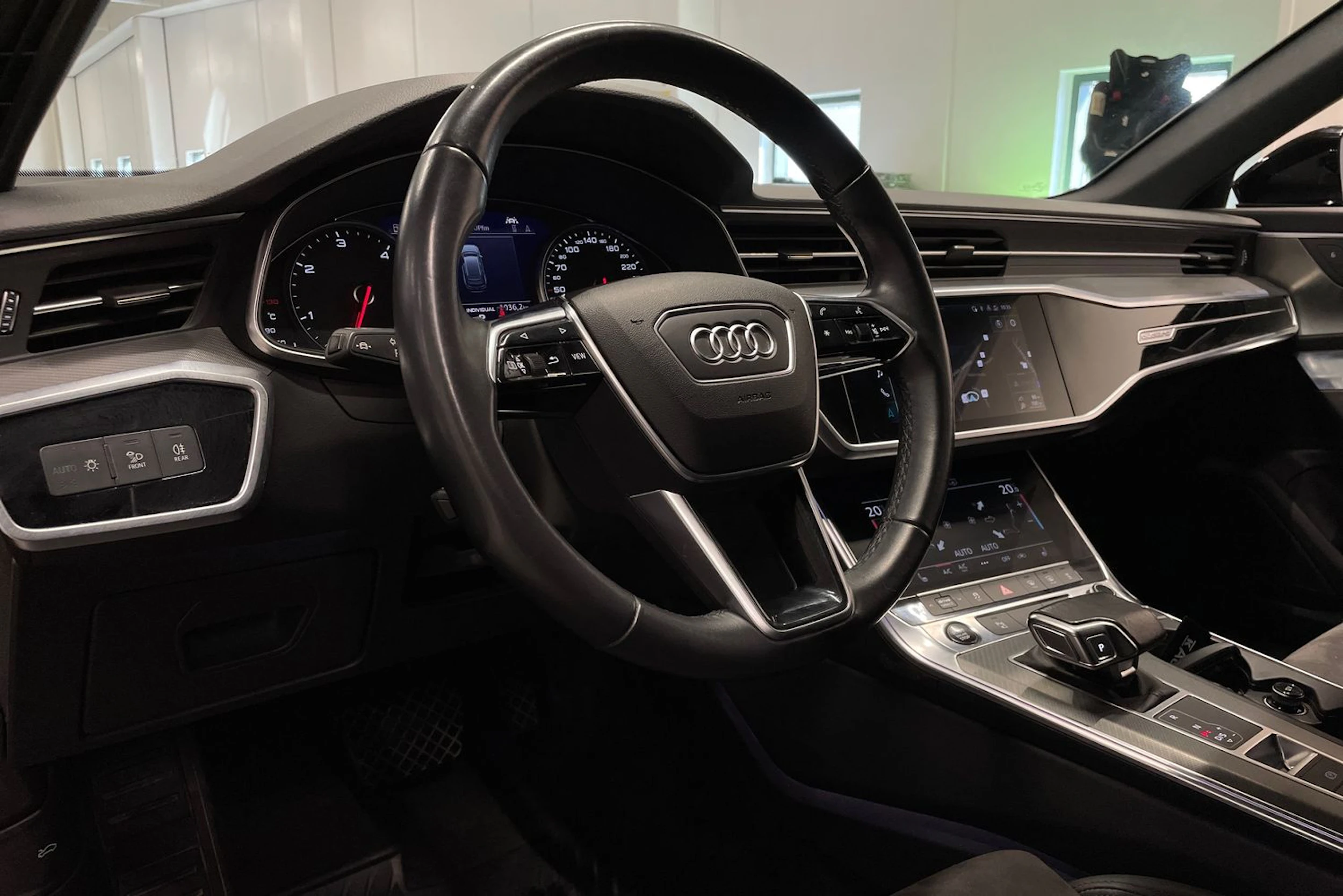musta Audi A6 2021 kuva 29.