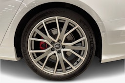 valkoinen Audi A6 2021 kuva 11.