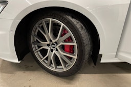 valkoinen Audi A6 2021 kuva 13.