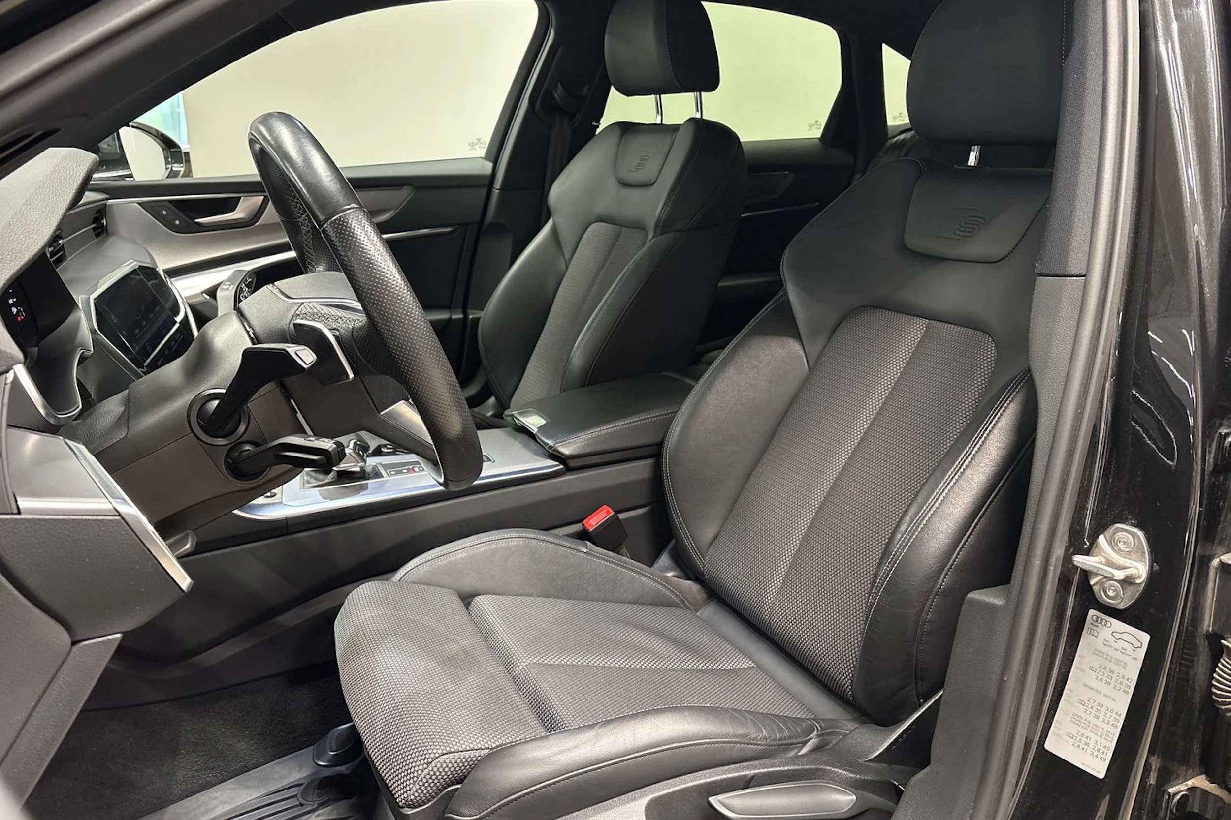 harmaa Audi A6 2021 kuva 30.
