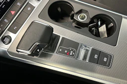 valkoinen Audi A6 2021 kuva 30.