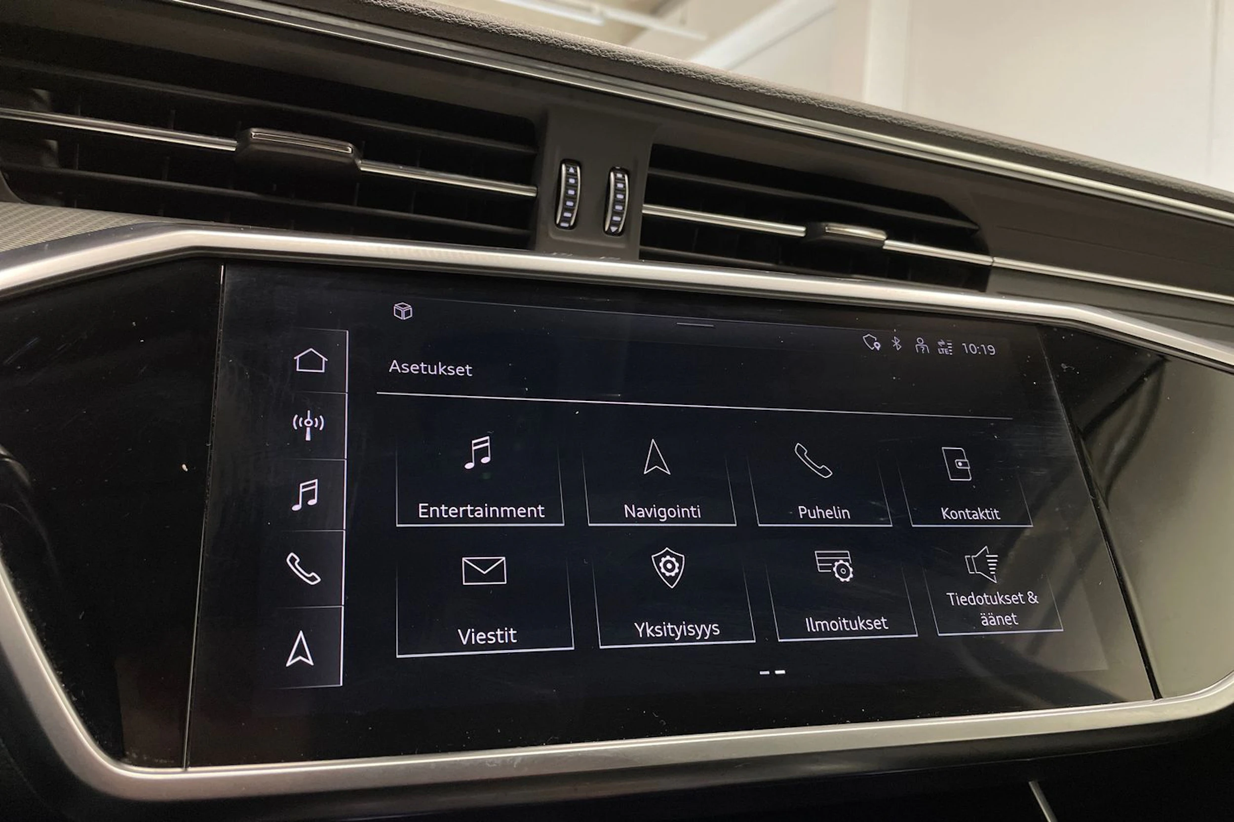 harmaa Audi A6 2021 kuva 22.