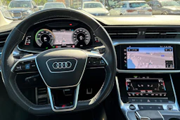 punainen Audi A6 2021 kuva 4.