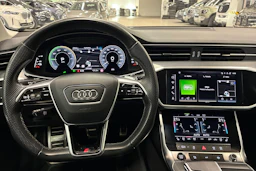 punainen Audi A6 2021 kuva 11.