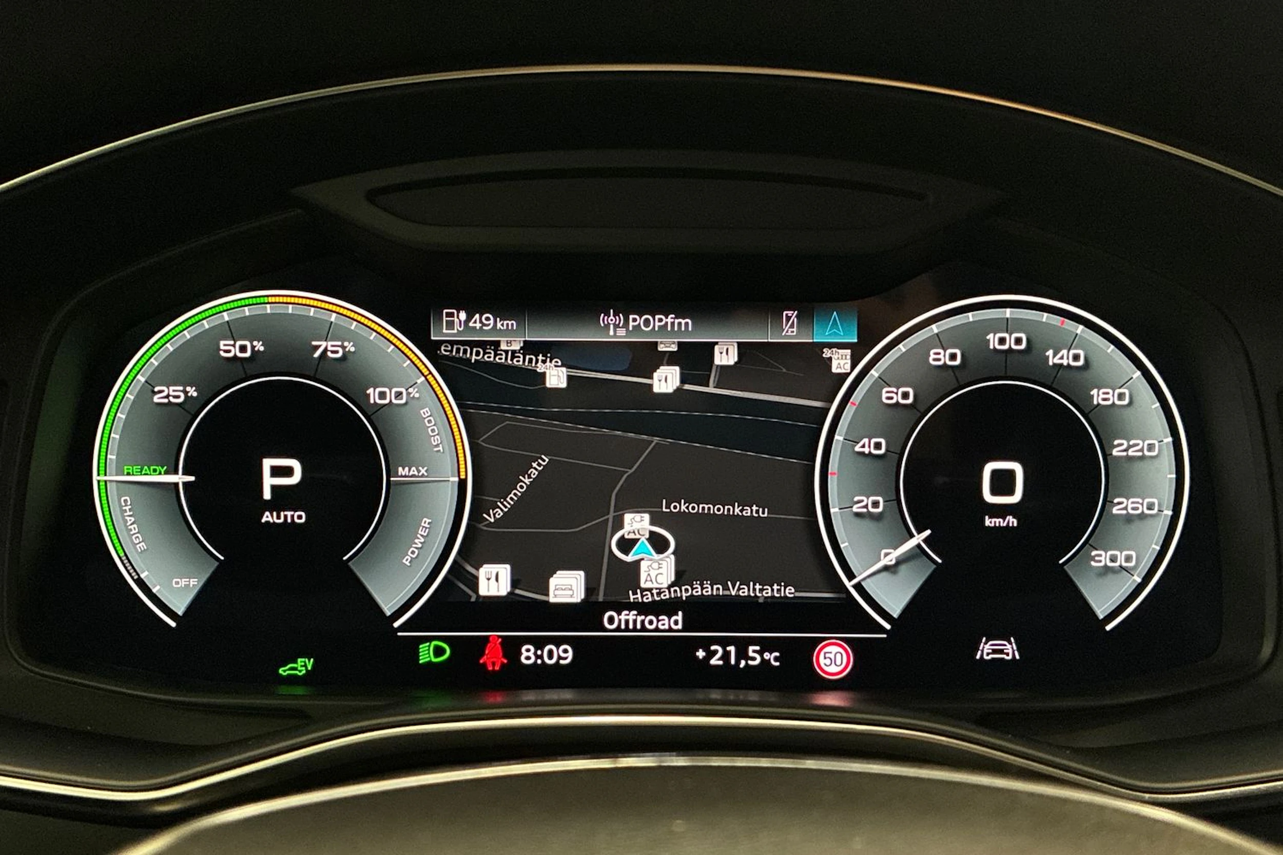 punainen Audi A6 2021 kuva 13.