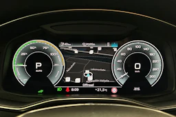 punainen Audi A6 2021 kuva 13.