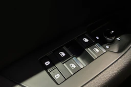 punainen Audi A6 2021 kuva 18.