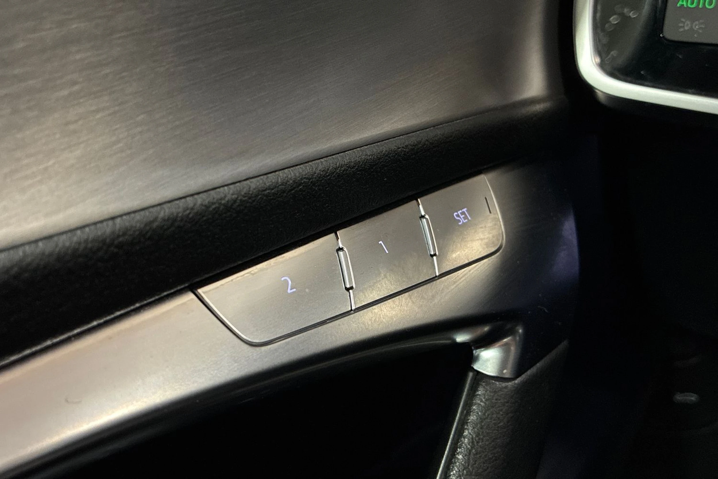 punainen Audi A6 2021 kuva 19.