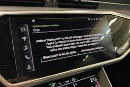 punainen Audi A6 2021 kuva 24.