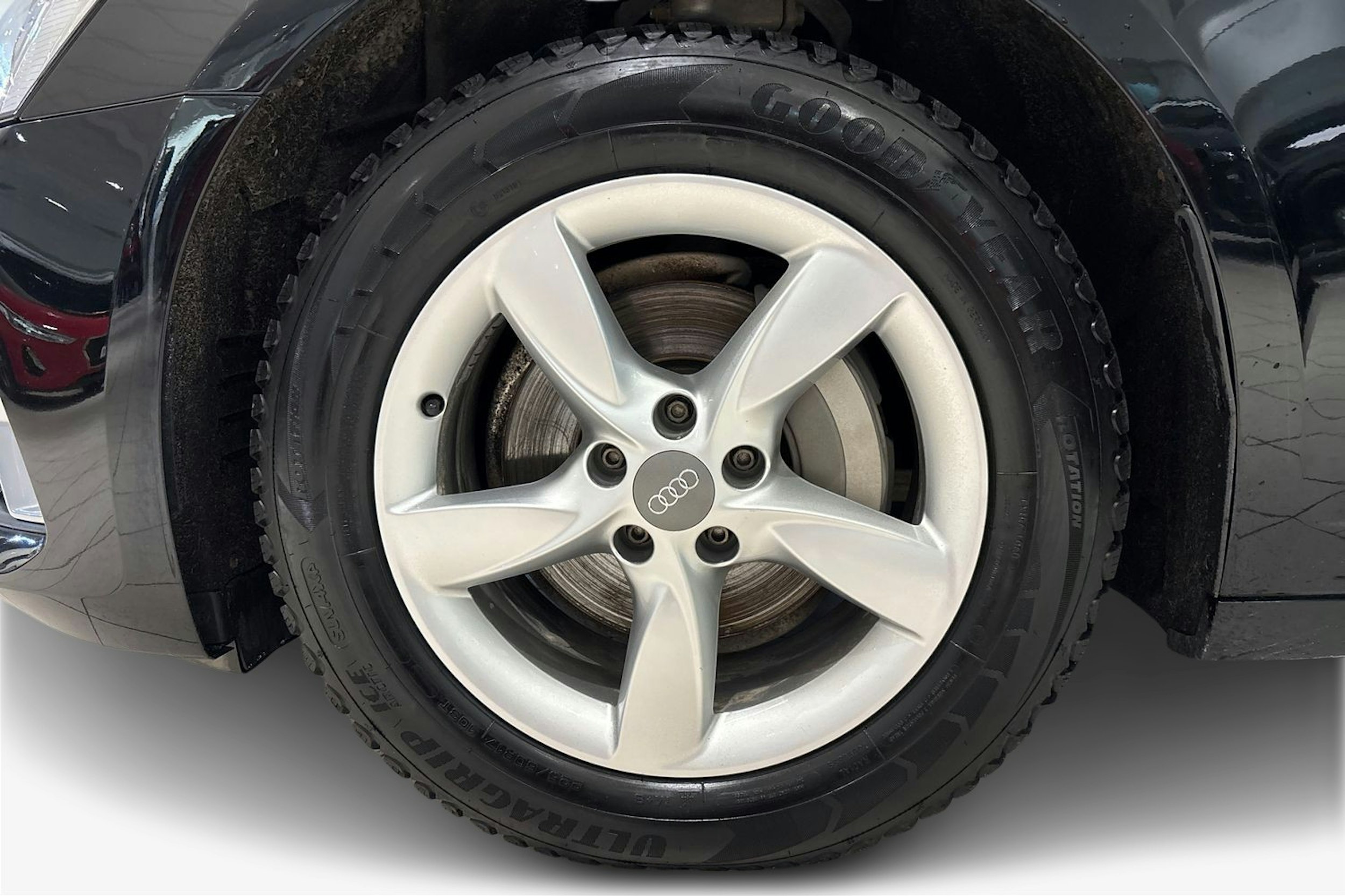 Musta Audi A6 2021 kuva 11.