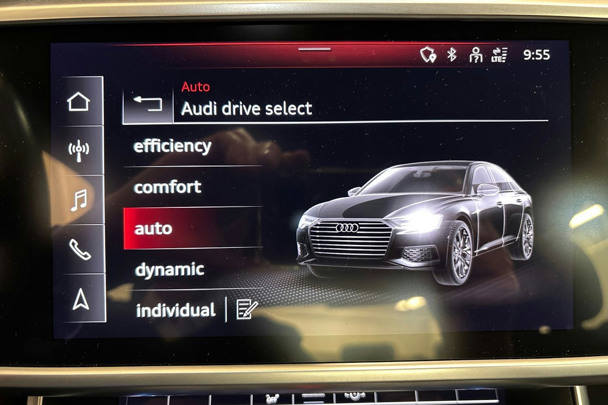 Musta Audi A6 2021 kuva 18.