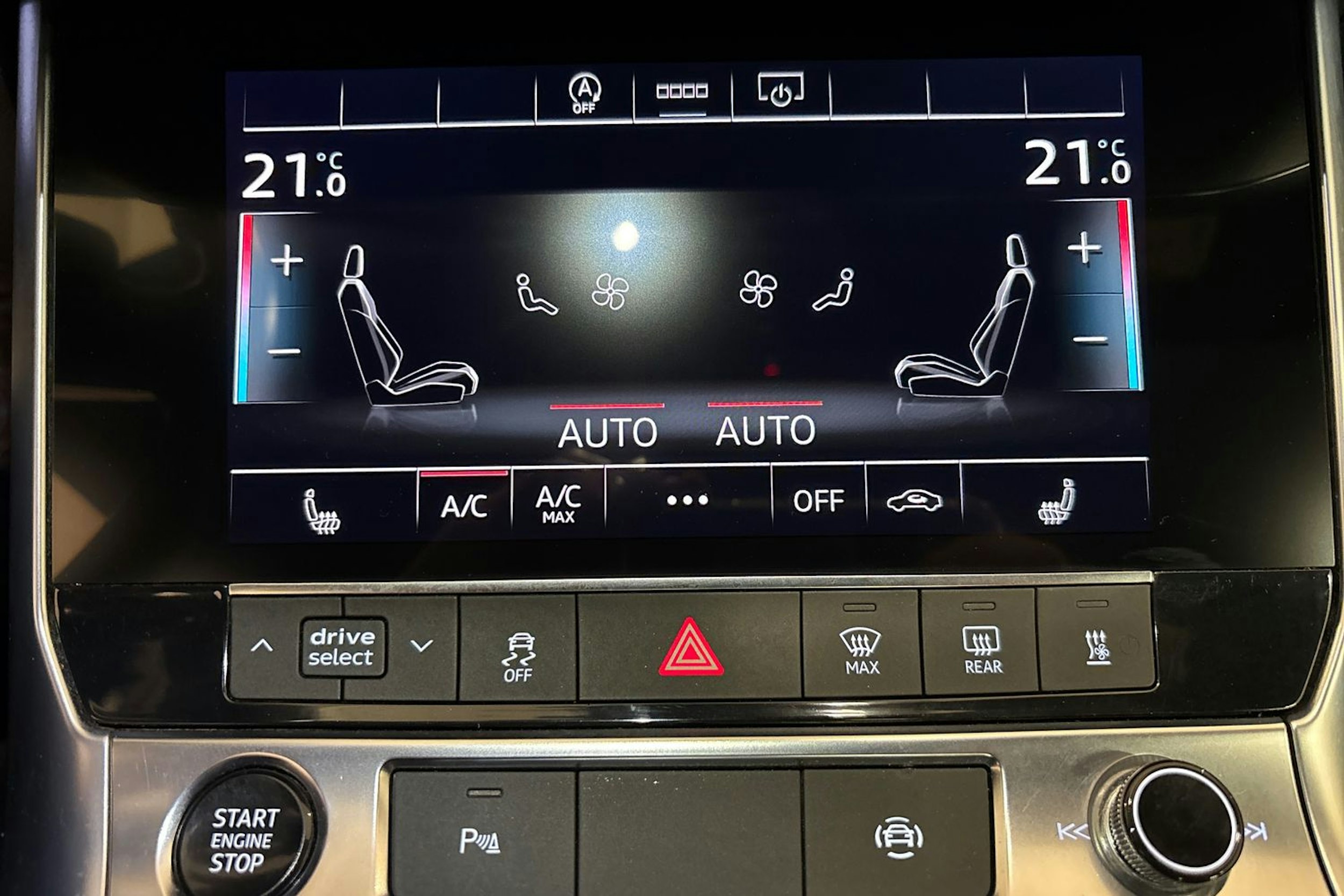 Musta Audi A6 2021 kuva 19.