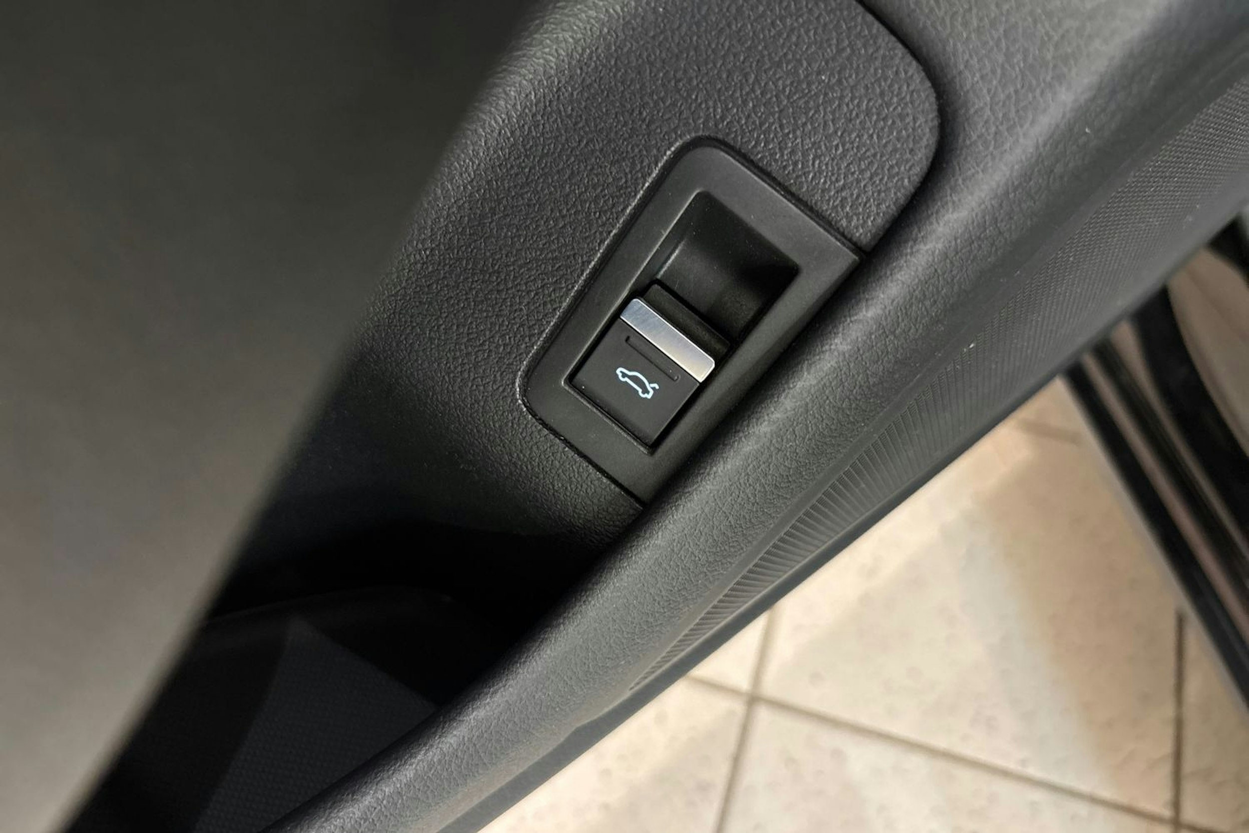 Musta Audi A6 2021 kuva 28.