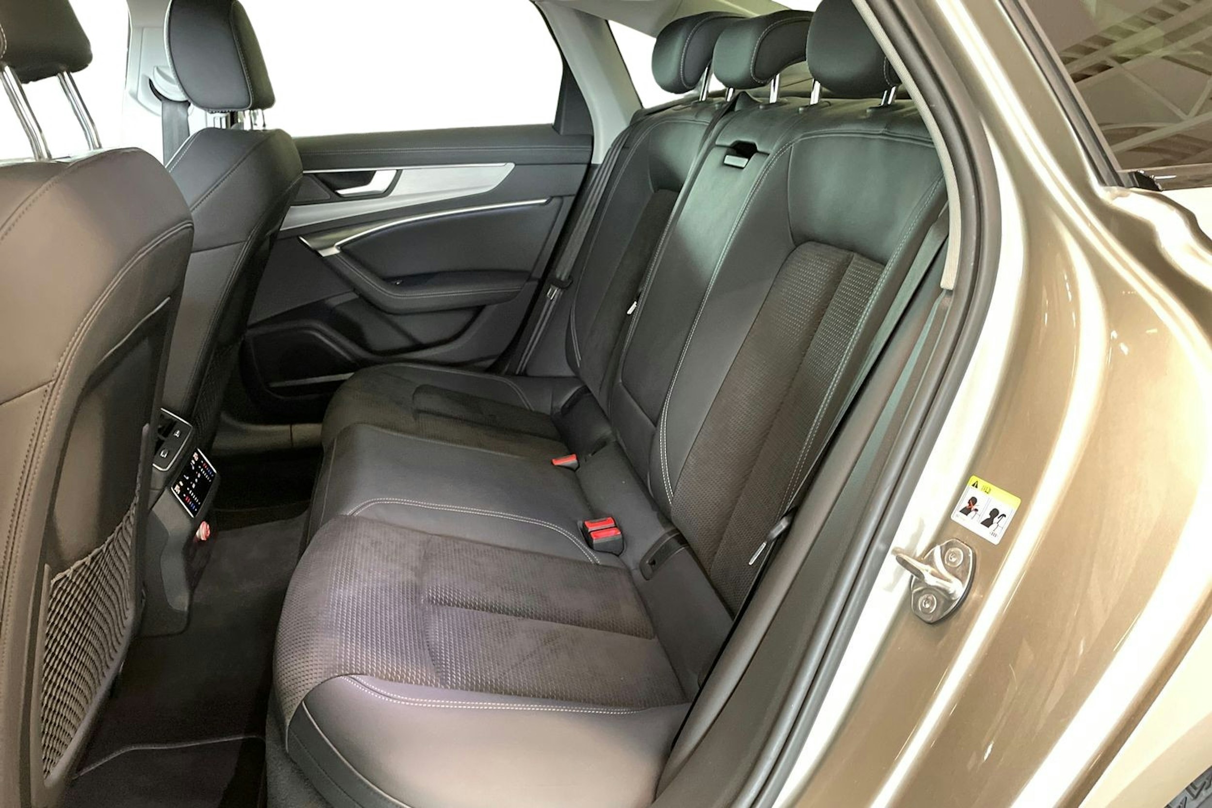 met. ruskea (beige) Audi A6 2021 kuva 8.