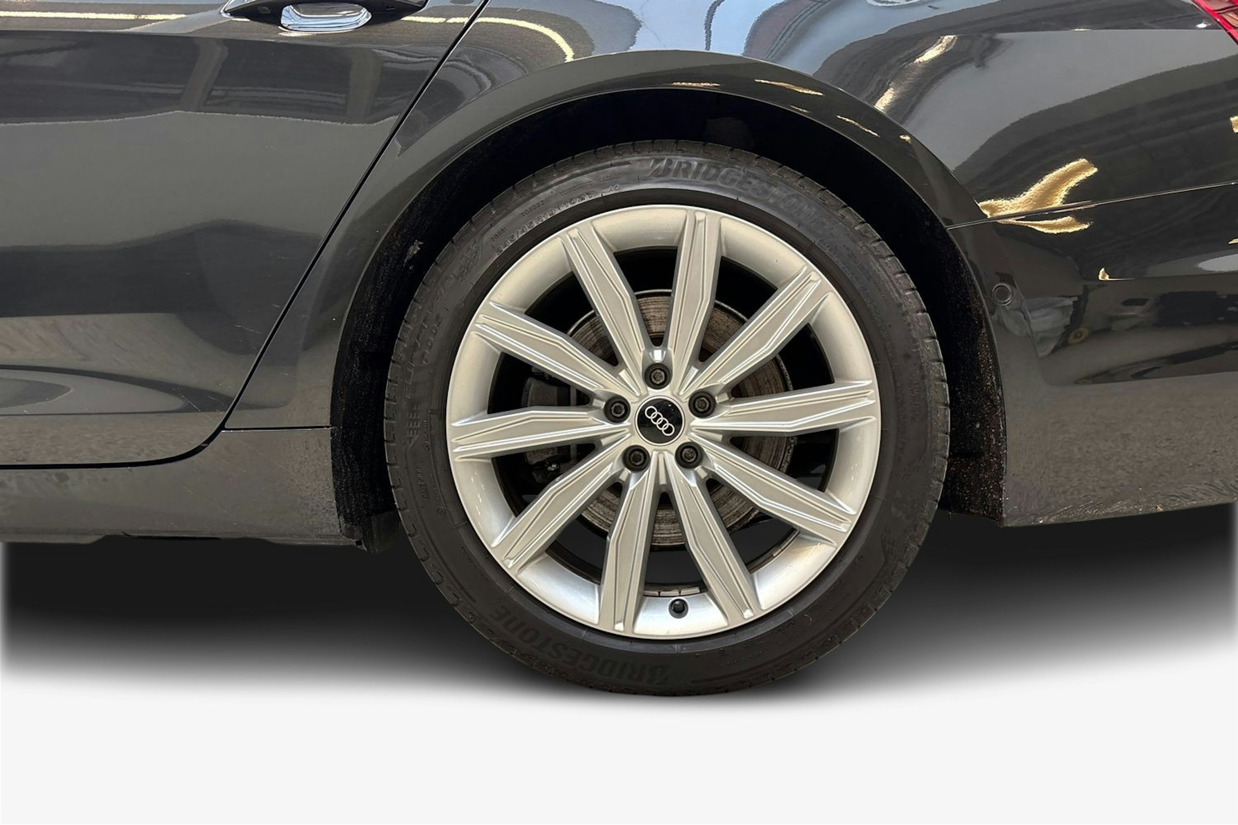 harmaa Audi A6 2021 kuva 11.