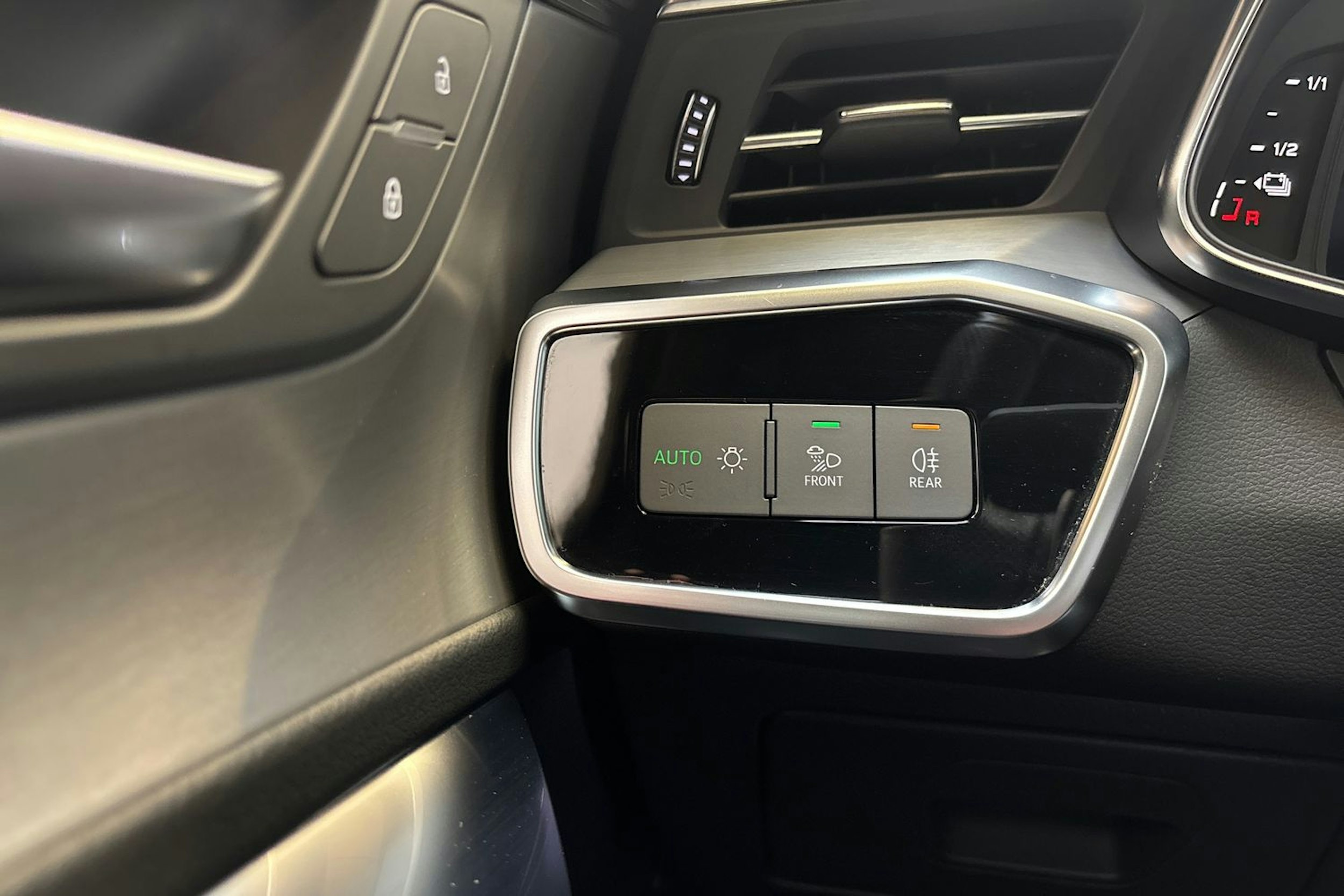 harmaa Audi A6 2021 kuva 18.