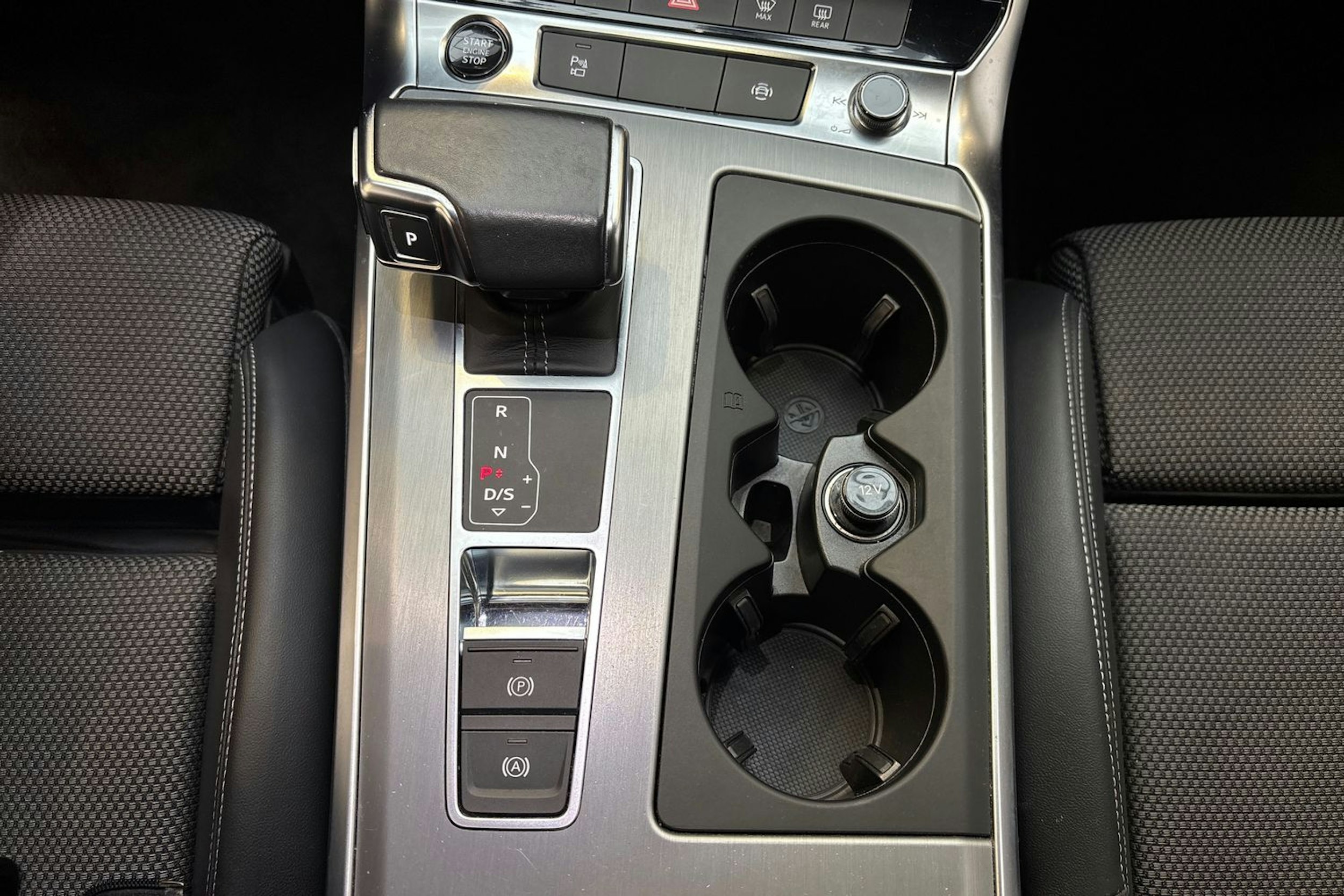 harmaa Audi A6 2021 kuva 27.