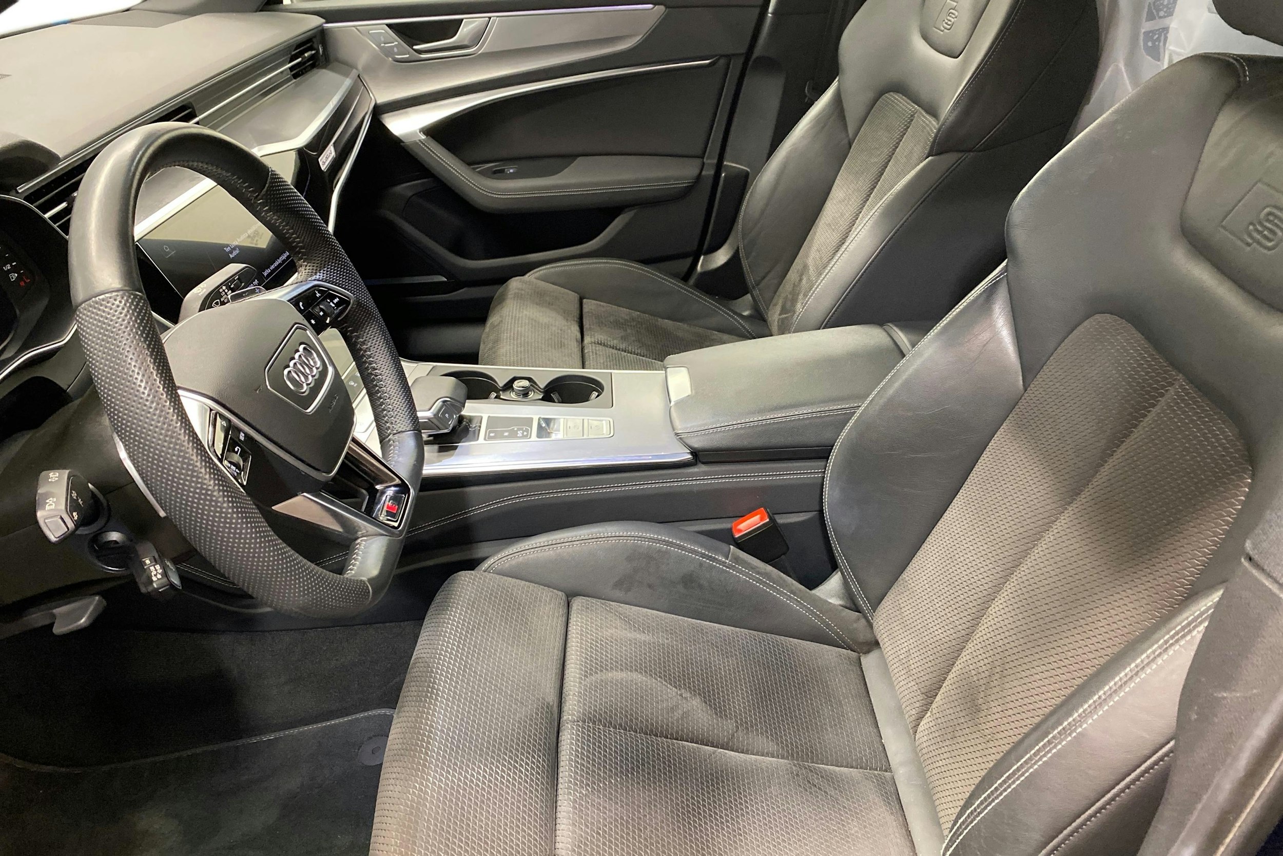 sininen Audi A6 2021 kuva 10.