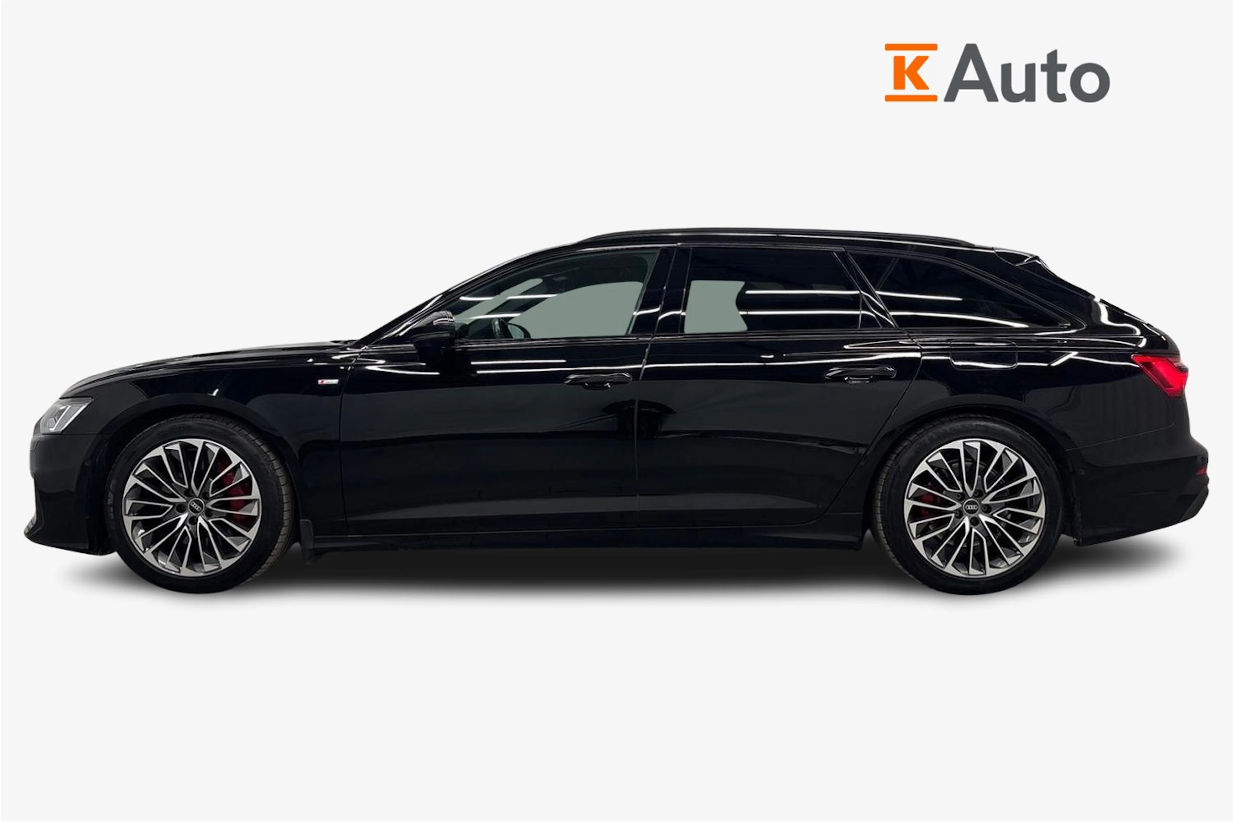 musta Audi A6 2021 kuva 5.