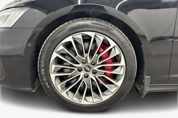 musta Audi A6 2021 kuva 9.