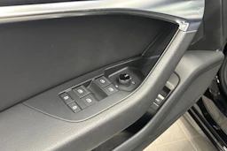 musta Audi A6 2021 kuva 15.