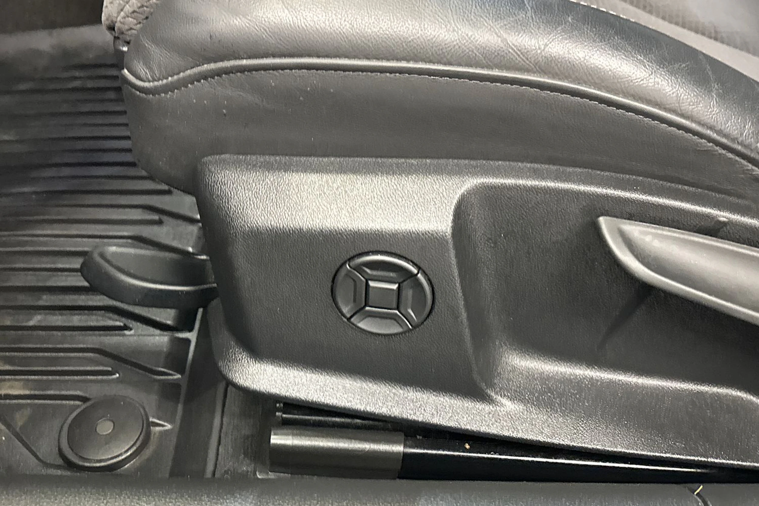 musta Audi A6 2021 kuva 16.