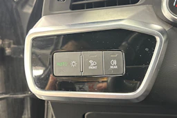 musta Audi A6 2021 kuva 17.