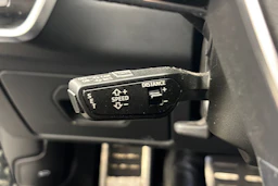 musta Audi A6 2021 kuva 18.
