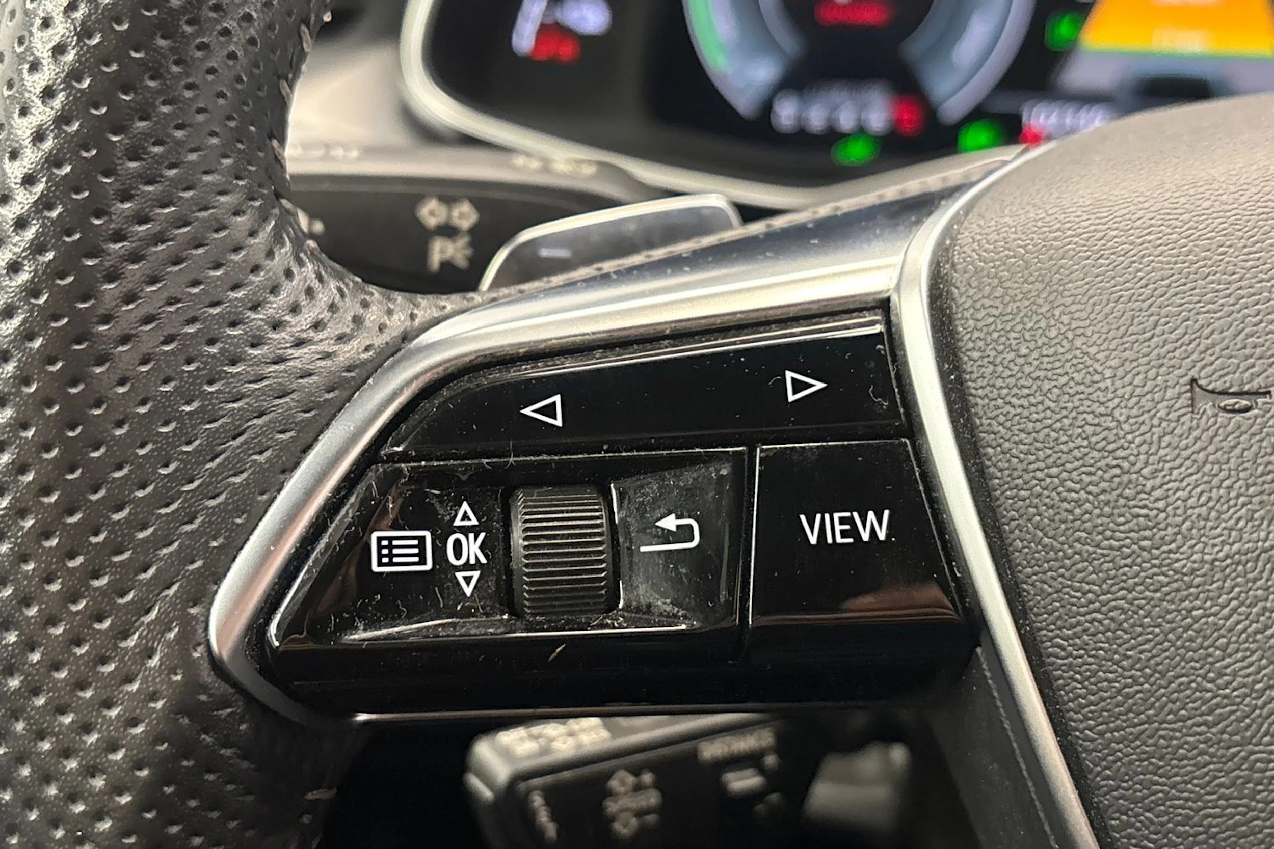 musta Audi A6 2021 kuva 19.