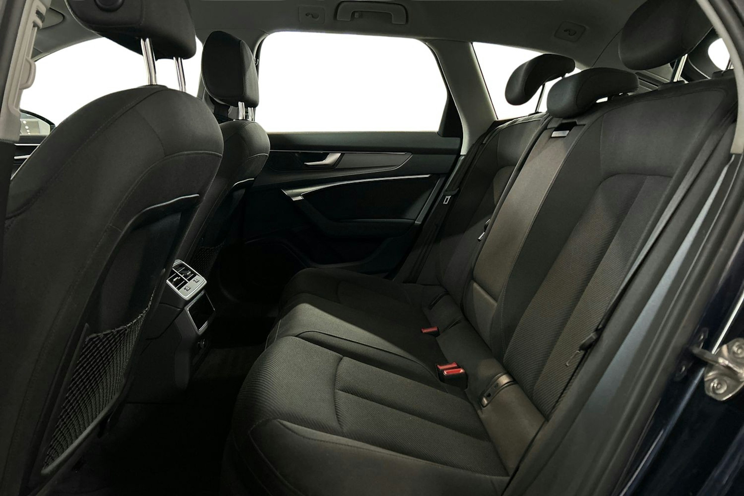 Sininen Audi A6 2021 kuva 10.