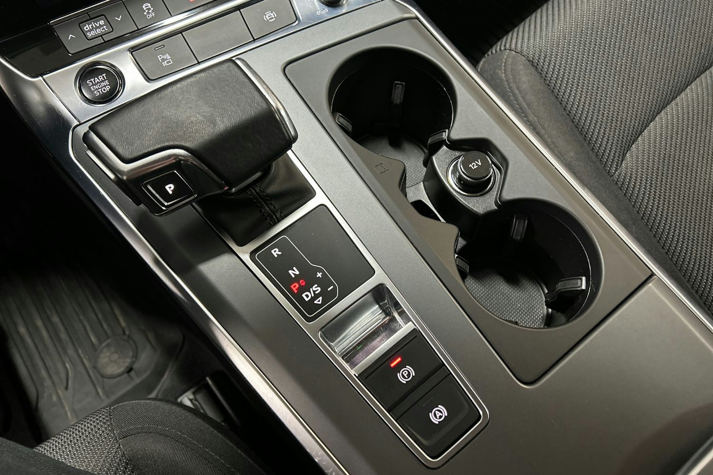 Sininen Audi A6 2021 kuva 25.