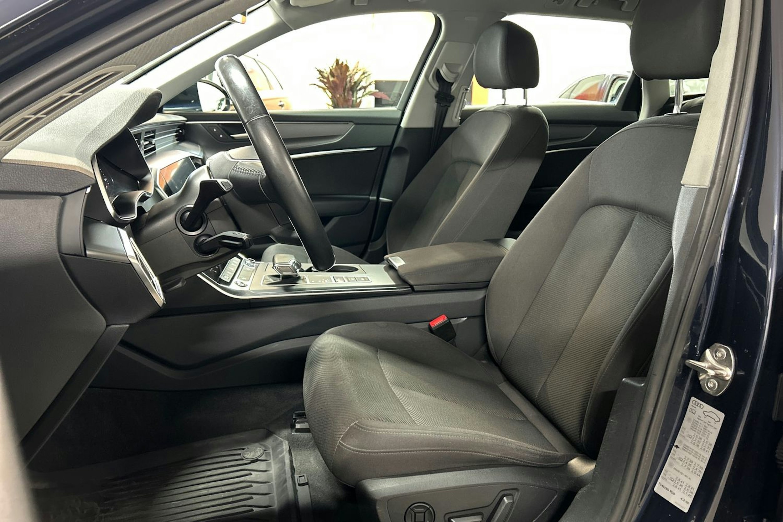 Sininen Audi A6 2021 kuva 27.