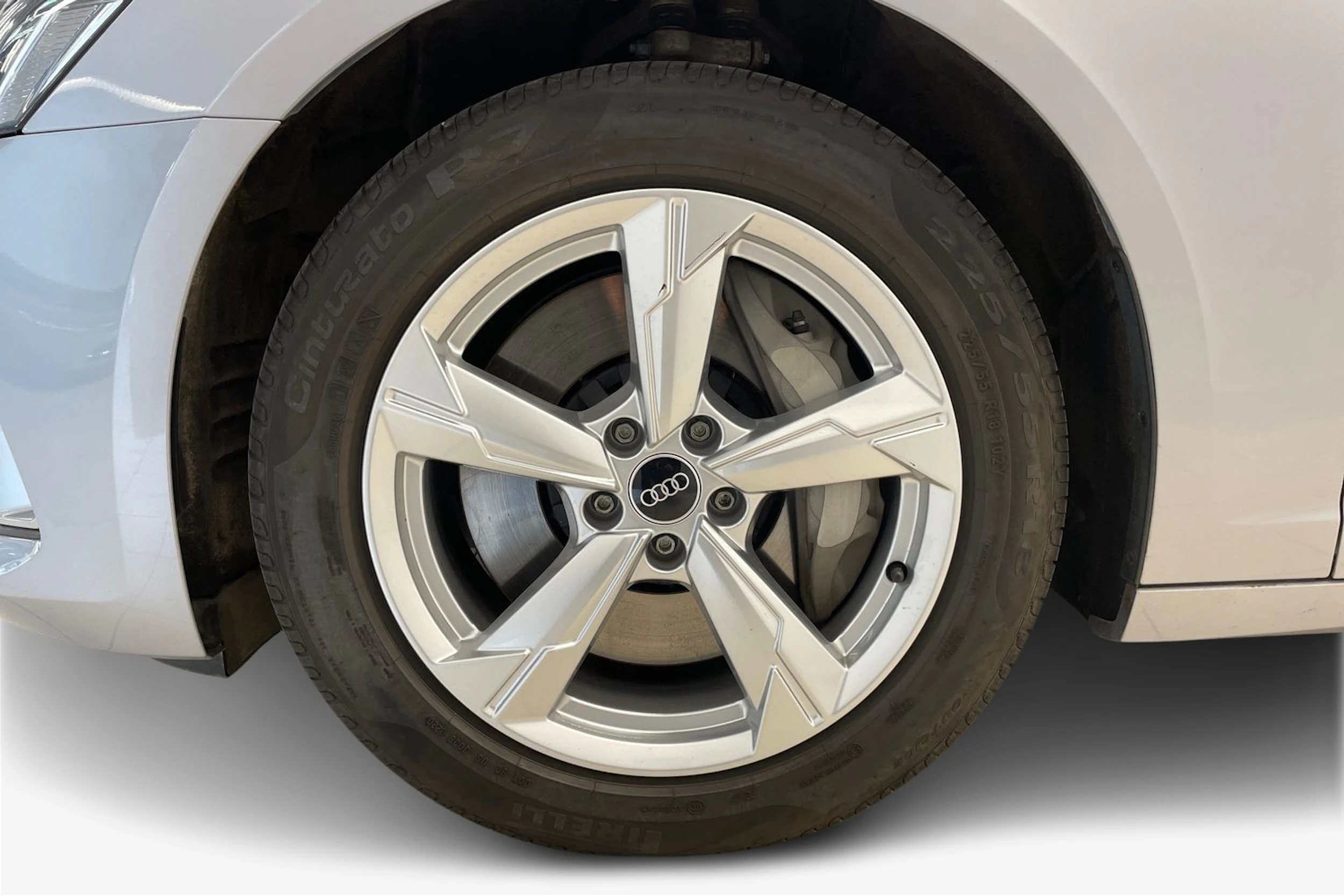 Hopea Audi A6 2021 kuva 9.