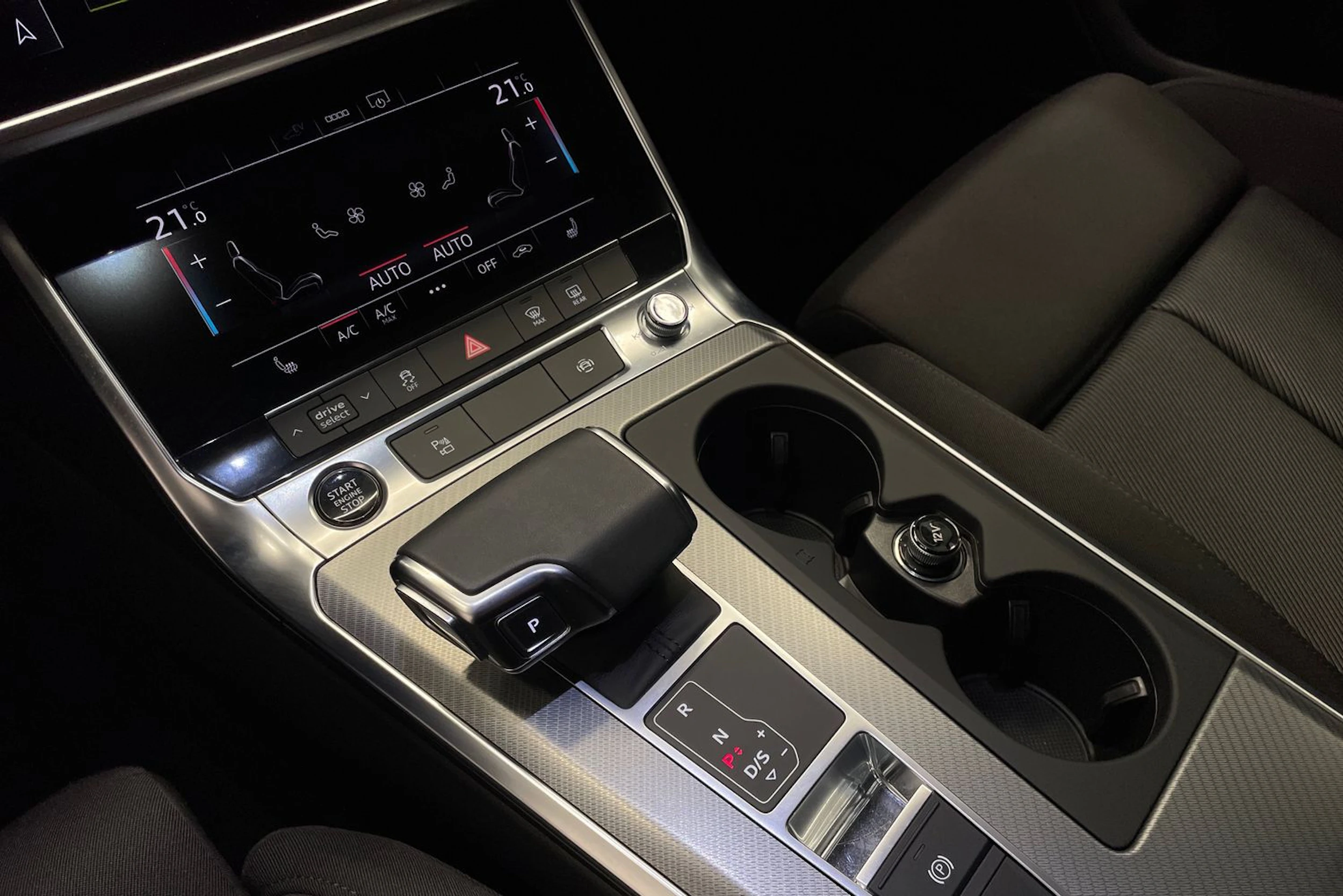 Hopea Audi A6 2021 kuva 17.