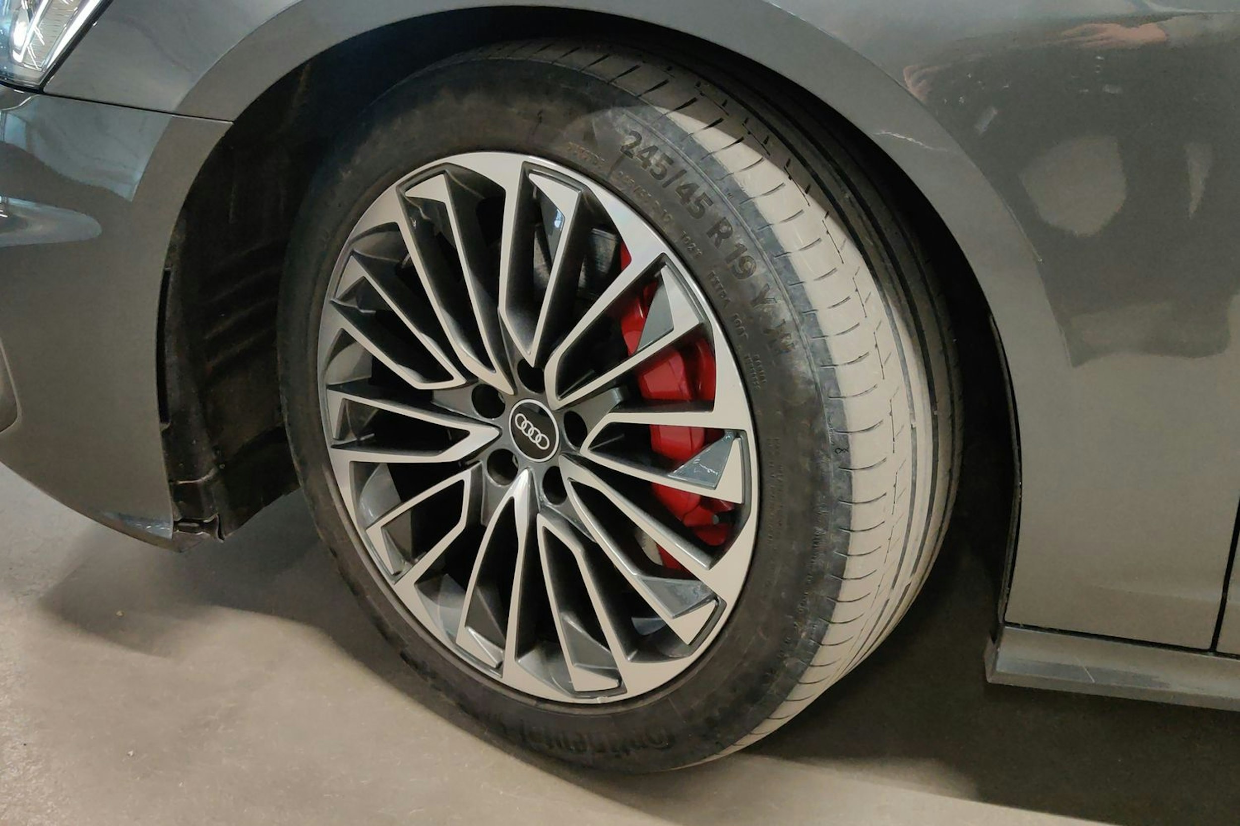 Harmaa Audi A6 2021 kuva 10.