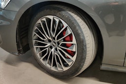 Harmaa Audi A6 2021 kuva 10.