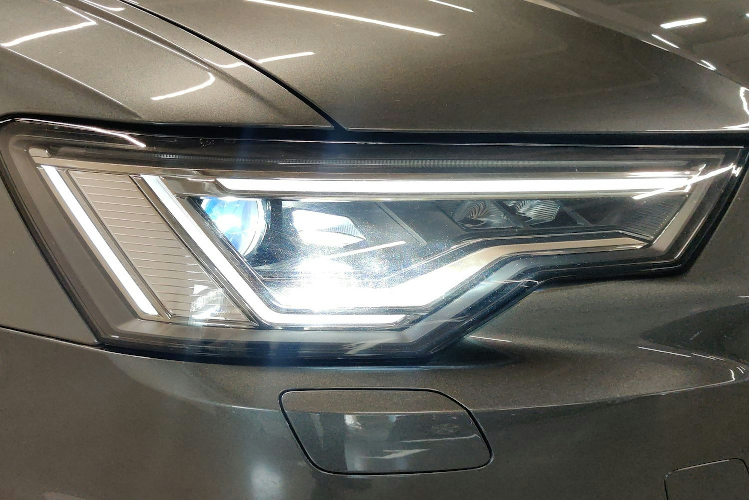 Harmaa Audi A6 2021 kuva 11.